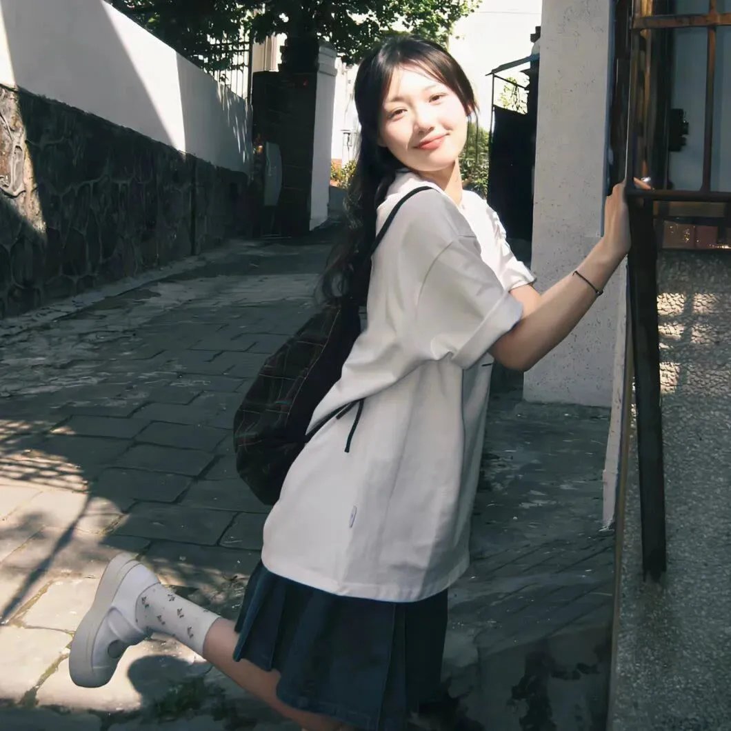 优等生社团 海报