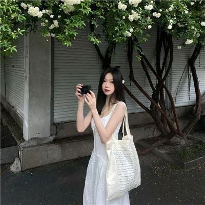 付之成灰 海报