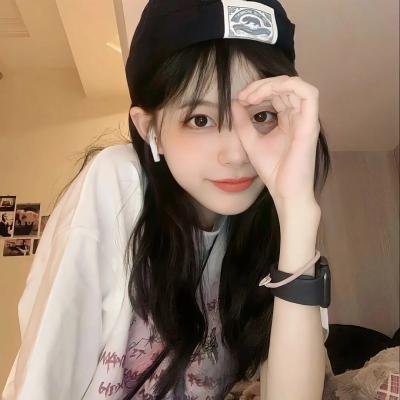 在江边 海报